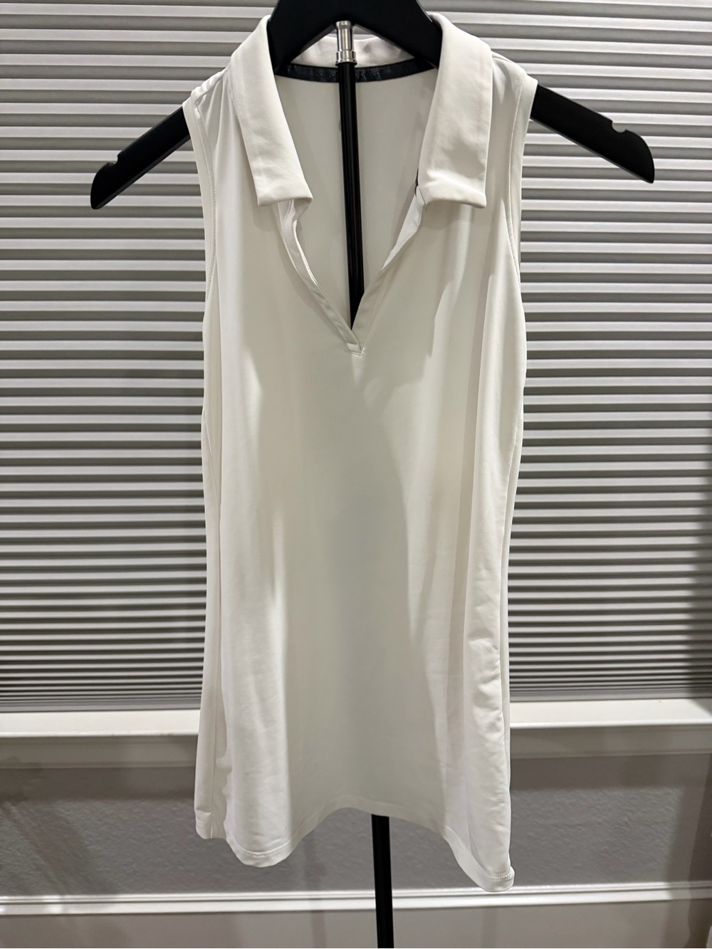 Ladies Baleaf Sleeveless White Golf/Tennis Top- Medium.  Worn Once